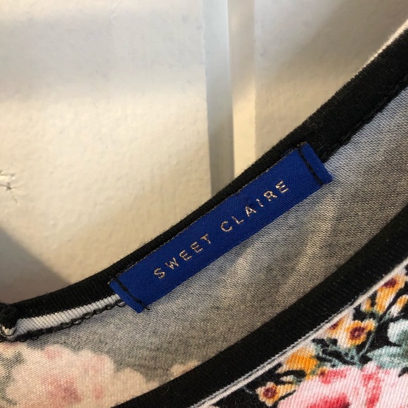 Black and floral stripe top - Picture 2 of 3